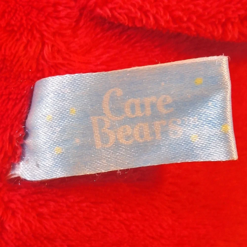 Always There Bear Care Bear 2011 Collectable Hearts Badge 17